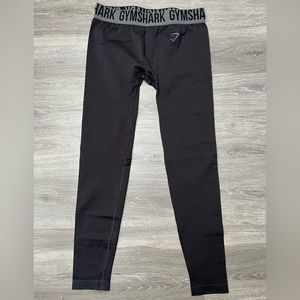 Gym shark leggings